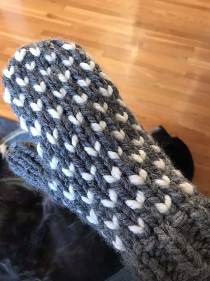 quick and easy holiday mittens